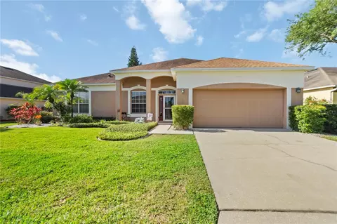 133 Golf Course Pkwy, Davenport, FL 33837