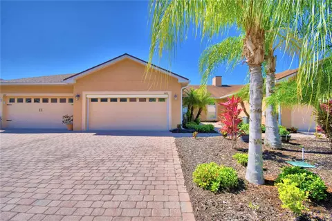 1608 Vienna Square Dr, Winter Haven, FL 33884