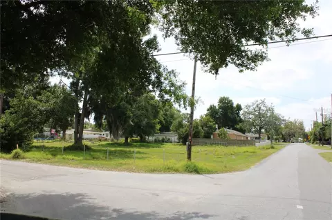 214 Avenue D SE, Winter Haven, FL 33880