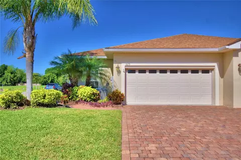 1675 Vienna Square Dr, Winter Haven, FL 33884
