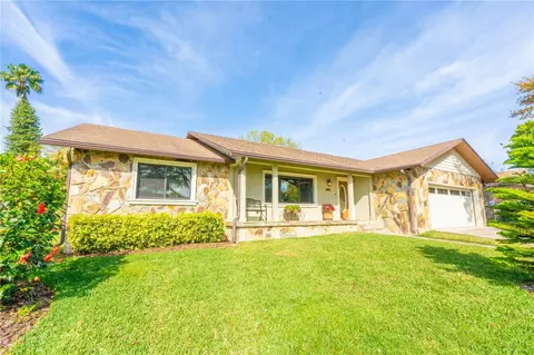 207 Hartridge Hills Ct, Winter Haven, FL 33881