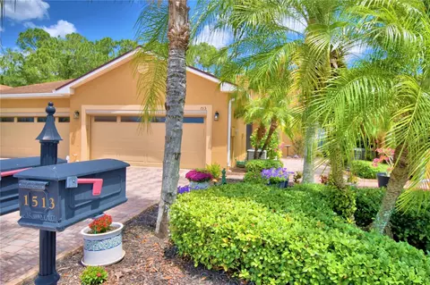 1513 Vienna Square Dr, Winter Haven, FL 33884