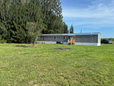 755 Fazzini Dr, Frostproof, FL 33843