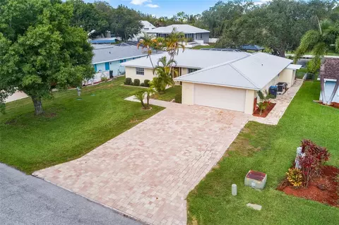 403 13th St SW, Ruskin, FL 33570