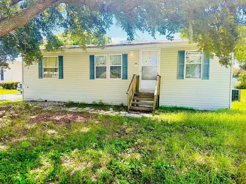 5724 E Lake Fox Dr, Winter Haven, FL 33884