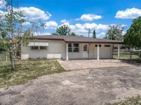 301 Swallow Ave, Sebring, FL 33870