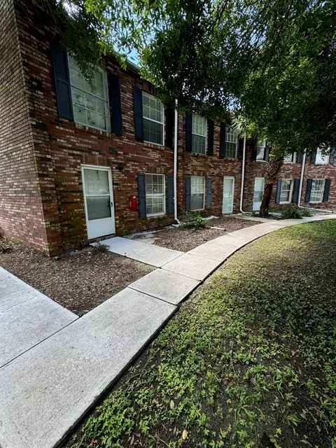 5850 Cypress Gardens Blvd #105, Winter Haven, FL 33884