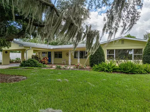 210 Lake Roy Dr, Winter Haven, FL 33884
