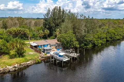 1422 Bayshore Rd, Ruskin, FL 33570