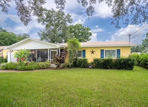 122 Bishop St, Auburndale, FL 33823