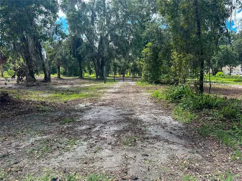4933 Miley Rd, Plant City, FL 33565