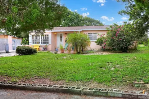 512 N 4th St, Haines City, FL 33844