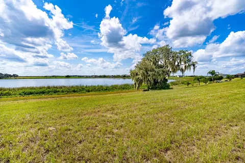 156 Valencia Ridge Dr, Auburndale, FL 33823