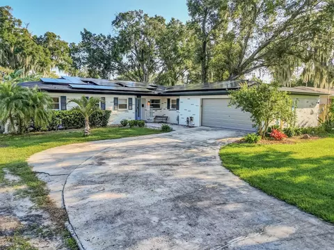 826 W Russell Dr, Plant City, FL 33563