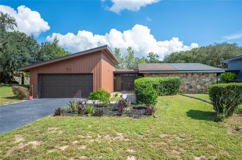 66 Nottingham Way, Haines City, FL 33844