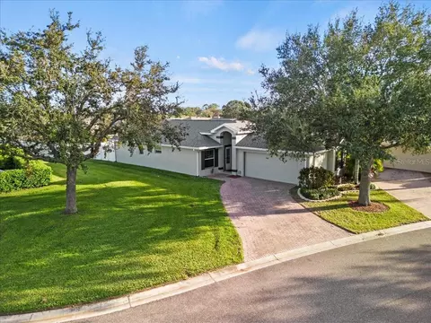 3409 Grenville Dr, Winter Haven, FL 33884