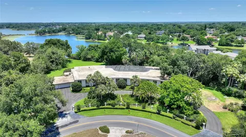 999 Oleander Dr SE, Winter Haven, FL 33880