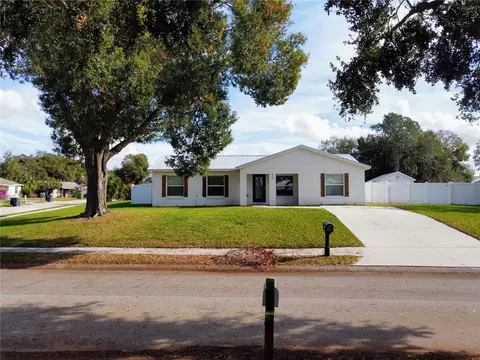 210 Lake Thomas Dr, Winter Haven, FL 33880