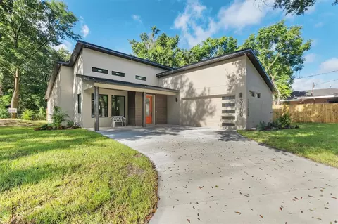 3180 Lake Dr NW, Winter Haven, FL 33881