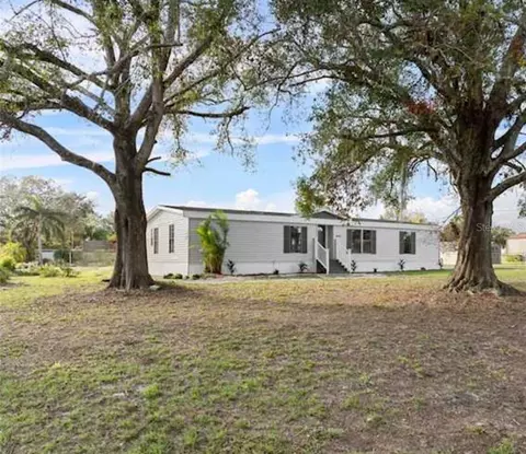 5947 Silver Fox Dr, Winter Haven, FL 33884