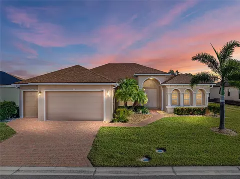 1340 Oakmont Dr, Winter Haven, FL 33884