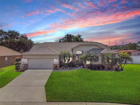 5808 Driftwood Dr, Winter Haven, FL 33884
