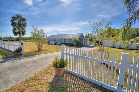 118 Acacia Walk, Lake Wales, FL 33898