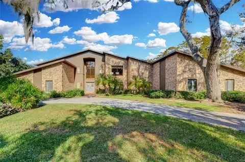 9 Skidmore Rd, Winter Haven, FL 33884