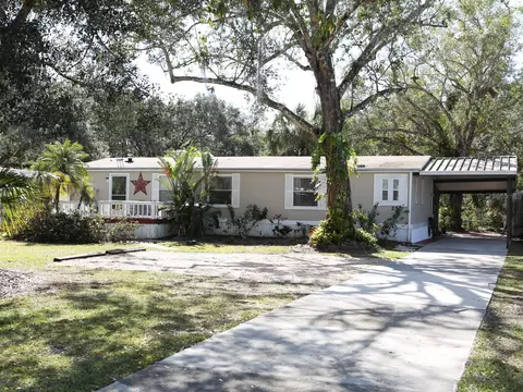 25 Rosalie Oaks Blvd, Lake Wales, FL 33898