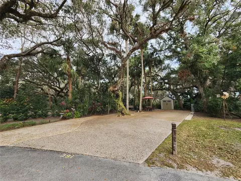 391 Longhorn Dr, Lake Wales, FL 33898