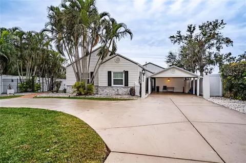 524 Arneson Ave, Auburndale, FL 33823