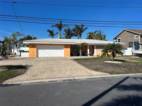1371 Sea Gull Dr S, Saint Petersburg, FL 33707