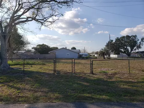 145 Taylor St, Lake Wales, FL 33859
