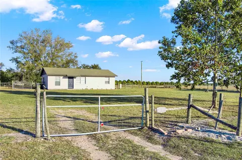 2048 Fox Run Ln, Lake Wales, FL 33898