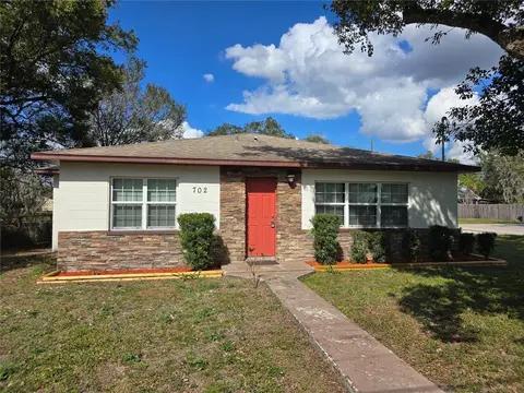 702 W Cherry St, Plant City, FL 33563