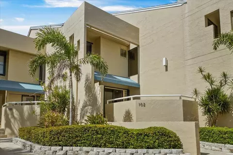722 Pinellas Bayway S #102, Saint Petersburg, FL 33715