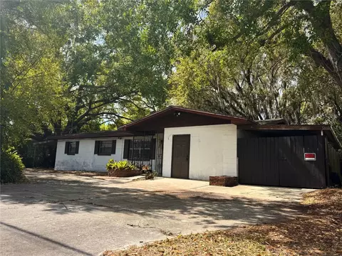 909 Spirit Lake Rd, Winter Haven, FL 33880