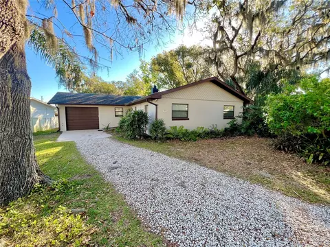 407 Paradise Island Dr, Haines City, FL 33844