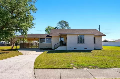309 4th St S, Dundee, FL 33838