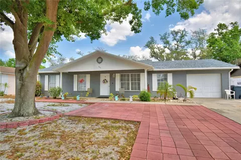 842 Cinnamon Dr, Winter Haven, FL 33880
