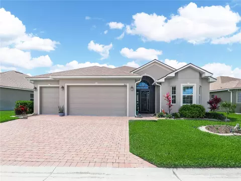 1057 Sawgrass Dr, Winter Haven, FL 33884