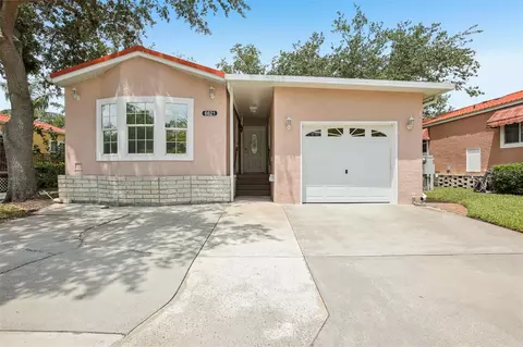 6621 La Mesa Rd, Land O Lakes, FL 34637