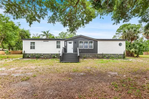 2430 Woods Trl, Lakeland, FL 33809