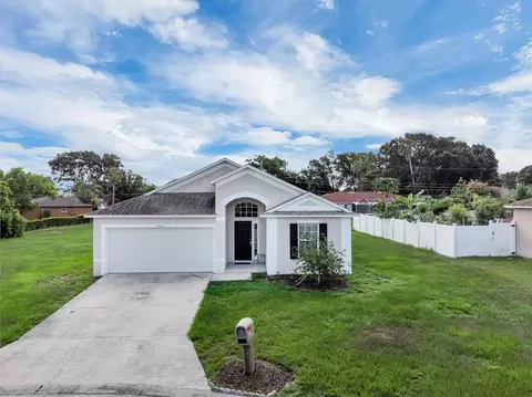 5424 Moon Valley Dr, Lakeland, FL 33812