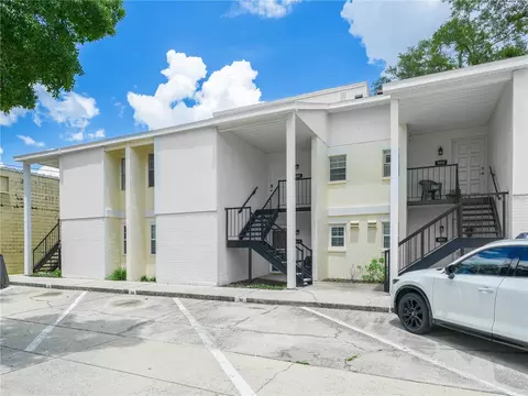 3811 N Oak Dr #E62, Tampa, FL 33611