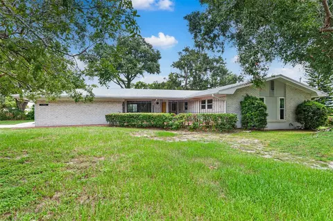 1900 Manor Cir SE, Winter Haven, FL 33880