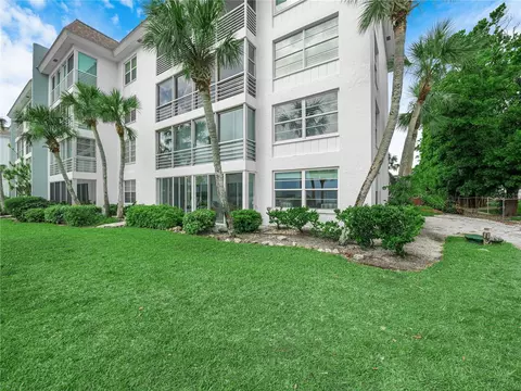 605 Sutton Pl #101, Longboat Key, FL 34228