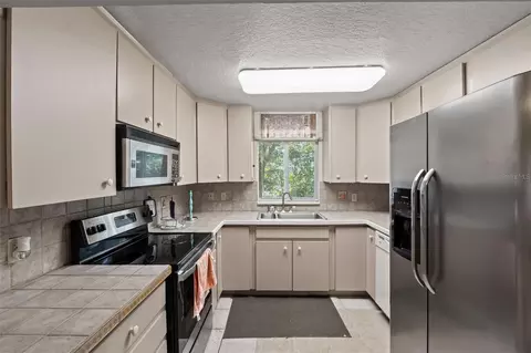 Kitchen - 304 Shepard, Dundee, FL 33838 photo 1 of 2
