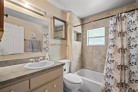 Bath - 304 Shepard, Dundee, FL 33838 photo 1 of 1