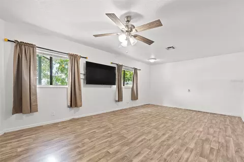 Living - 304 Shepard, Dundee, FL 33838 photo 3 of 7